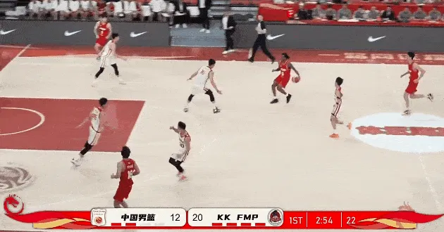 中国男篮轮换阵容三分钟不得分,目前已经12-23落后对手